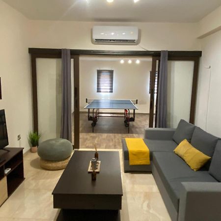 Philip Spacious Apartment ลิมาซอล ภายนอก รูปภาพ