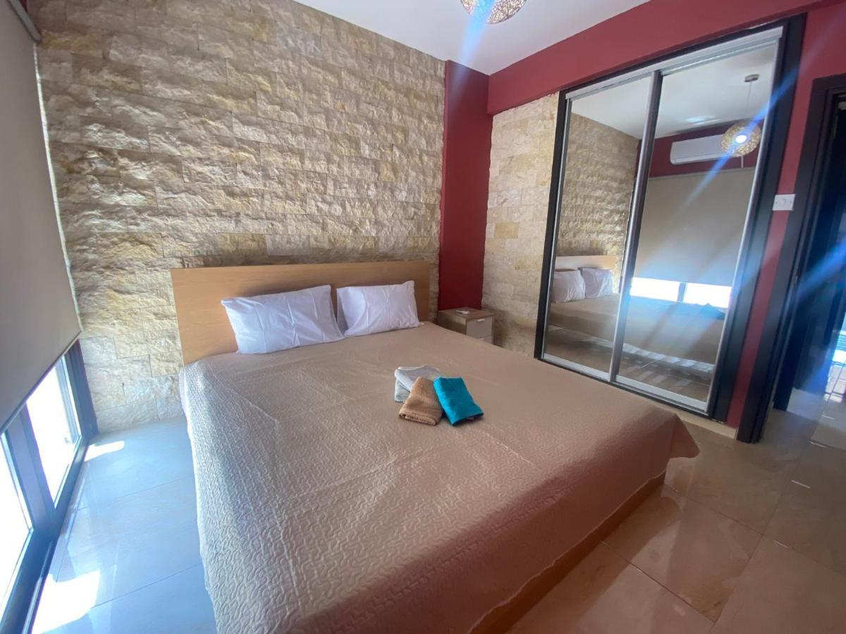 Philip Spacious Apartment ลิมาซอล ภายนอก รูปภาพ