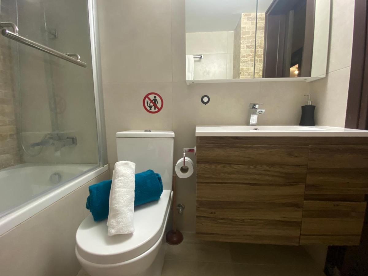 Philip Spacious Apartment ลิมาซอล ภายนอก รูปภาพ