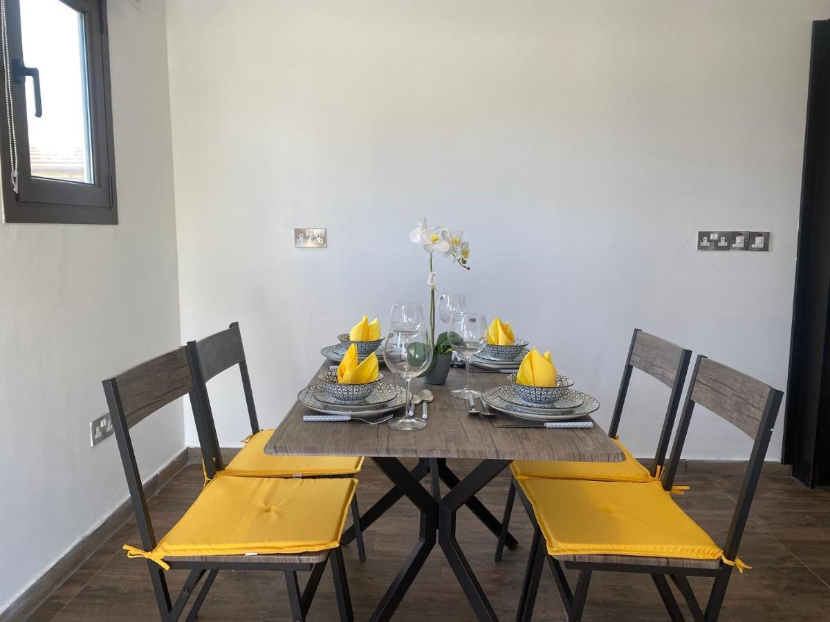 Philip Spacious Apartment ลิมาซอล ภายนอก รูปภาพ