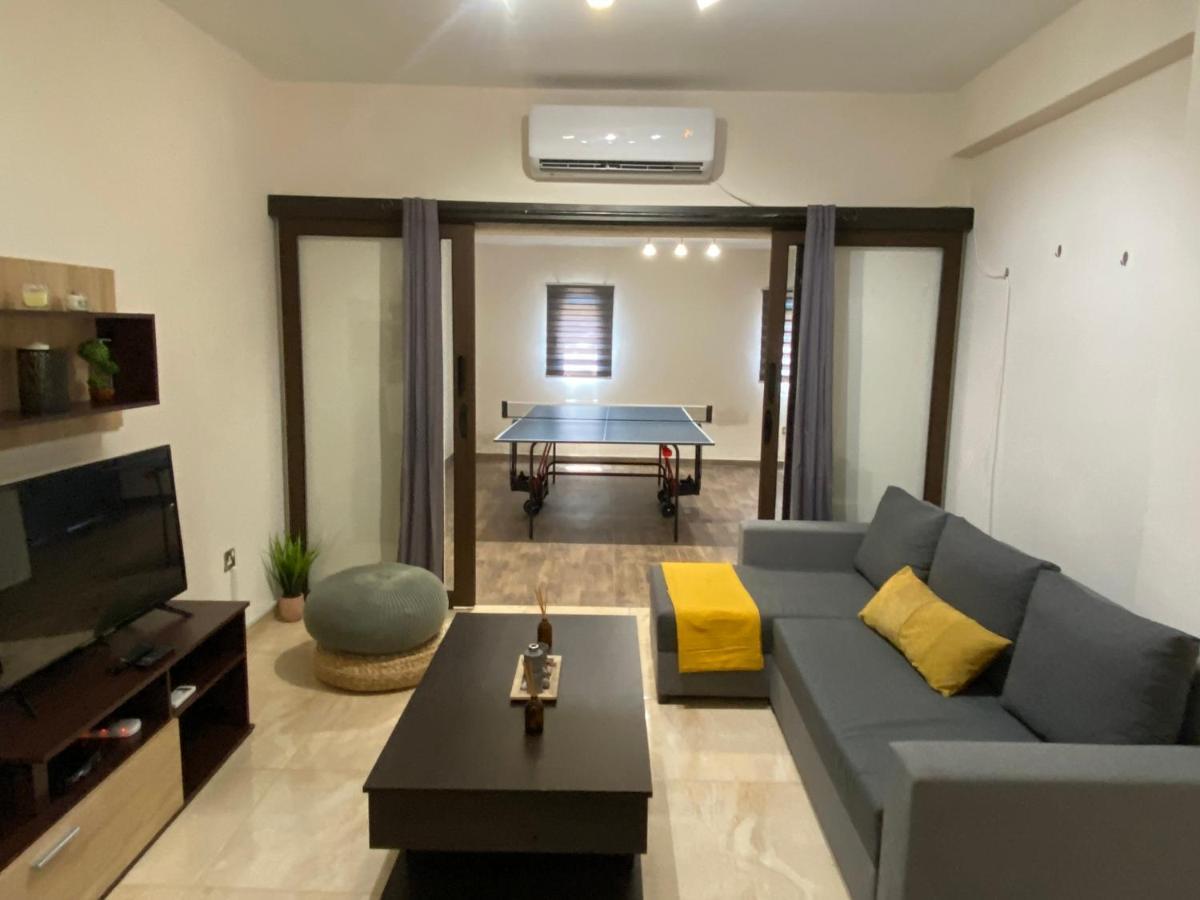 Philip Spacious Apartment ลิมาซอล ภายนอก รูปภาพ